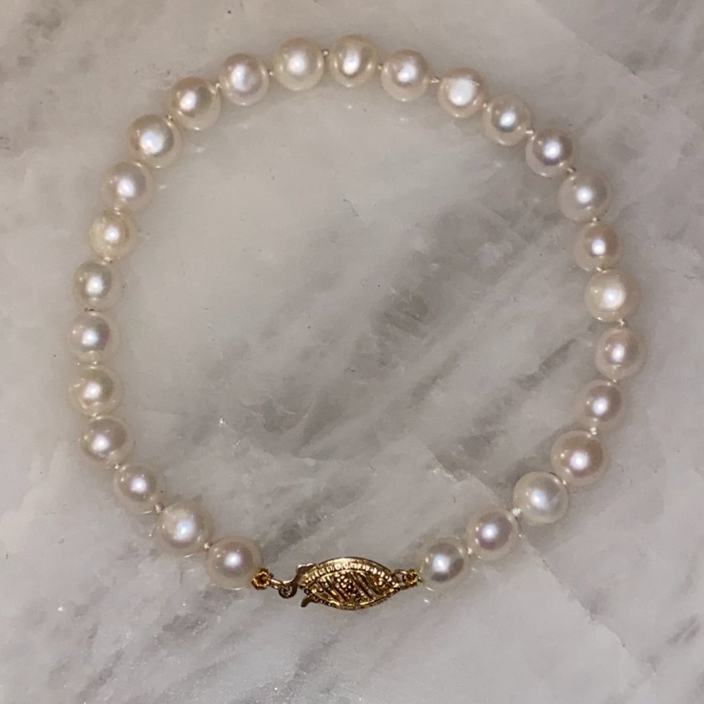 ❗️Sold ❗️14K Yellow Gold Freshwater Pearl Bracelet